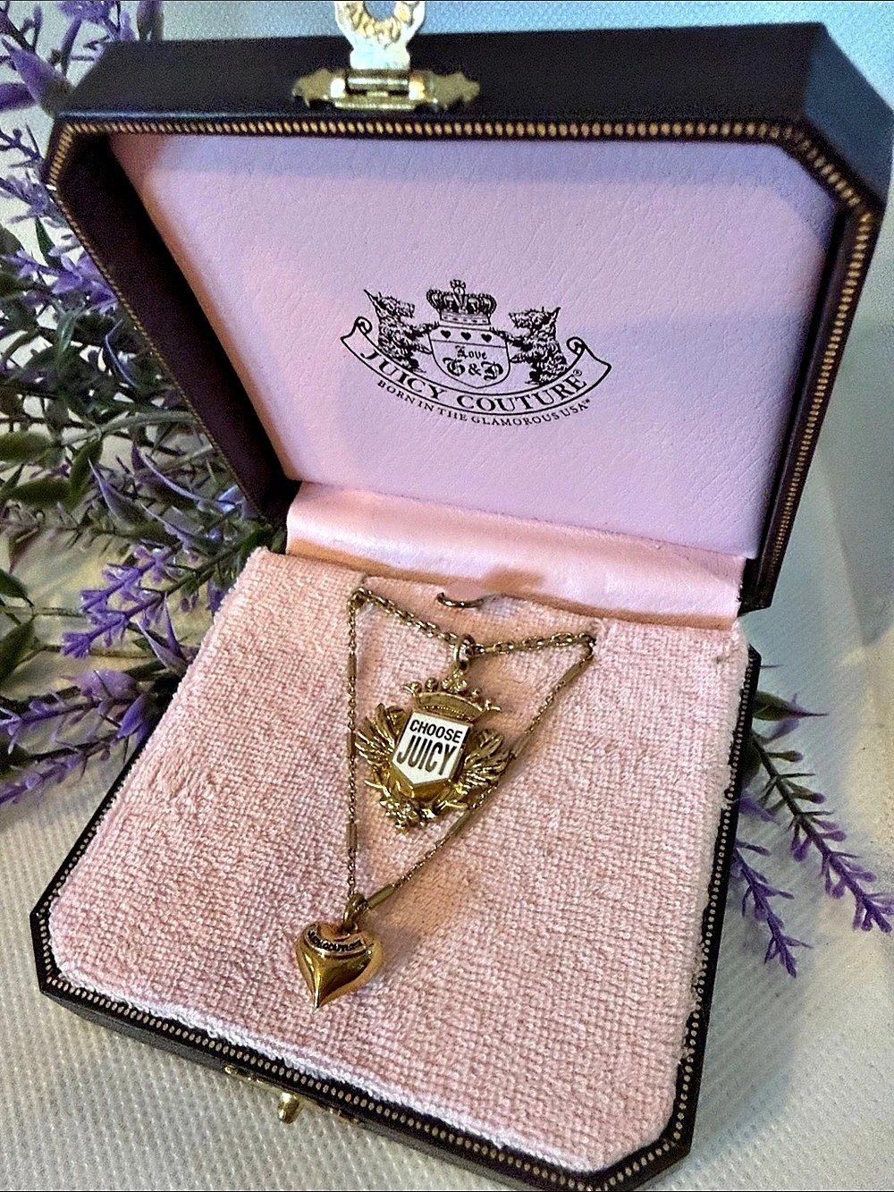 RARE vintage Juicy Couture Choose Juicy crest heart charm long necklace Gold